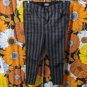 Torrid Premium Bombshell Skinny Super Soft Grey & Black Striped Stripey Jeans